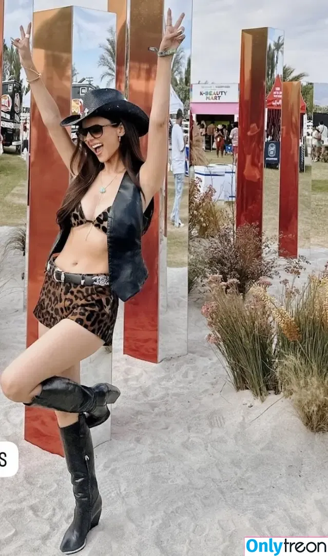 Victoria Justice голая photo #0704 (victoriajustice)