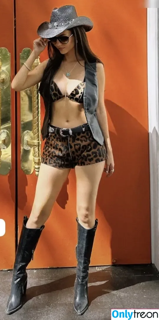 Victoria Justice голая photo #0705 (victoriajustice)