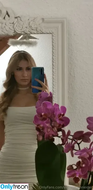 Victoria Schneider / victoriaschneider nude photo #0007