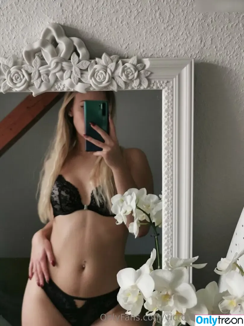 Victoria Schneider nude photo #0043 (victoriaschneider)