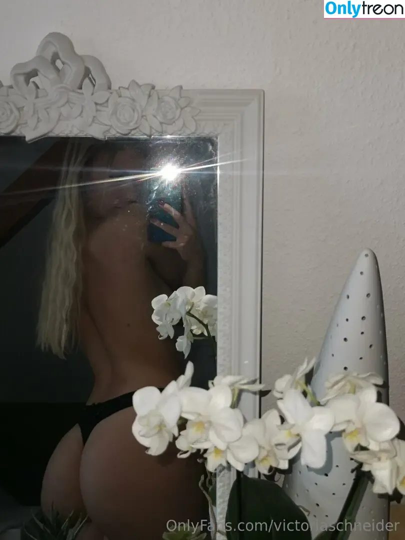 Victoria Schneider nude photo #0055 (victoriaschneider)