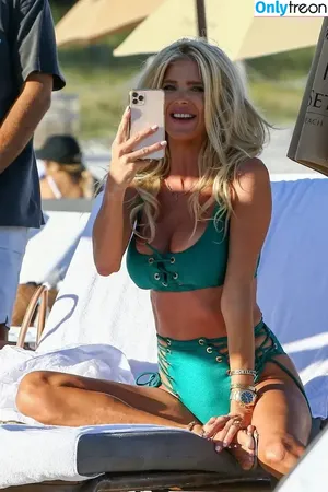 Victoria Silvstedt nude