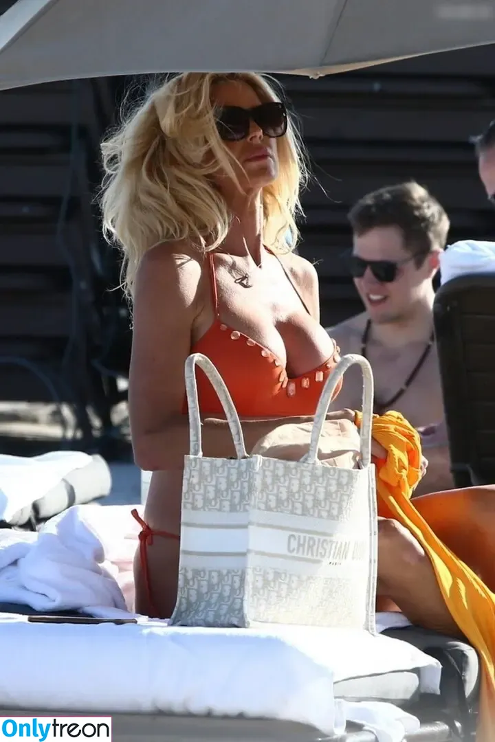 Victoria Silvstedt голая photo #1107 (vicsilvstedt / victoriasilvstedt)