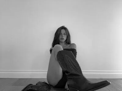 Victoria Villarroel / victoriavillarroel nude photo #0056
