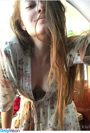 Vikaleto / _vikaleto / vickivicki nude photo #0036