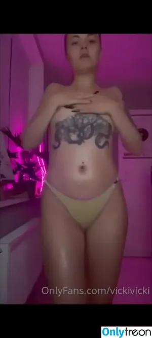 Vikaleto / _vikaleto / vickivicki nude photo #0061