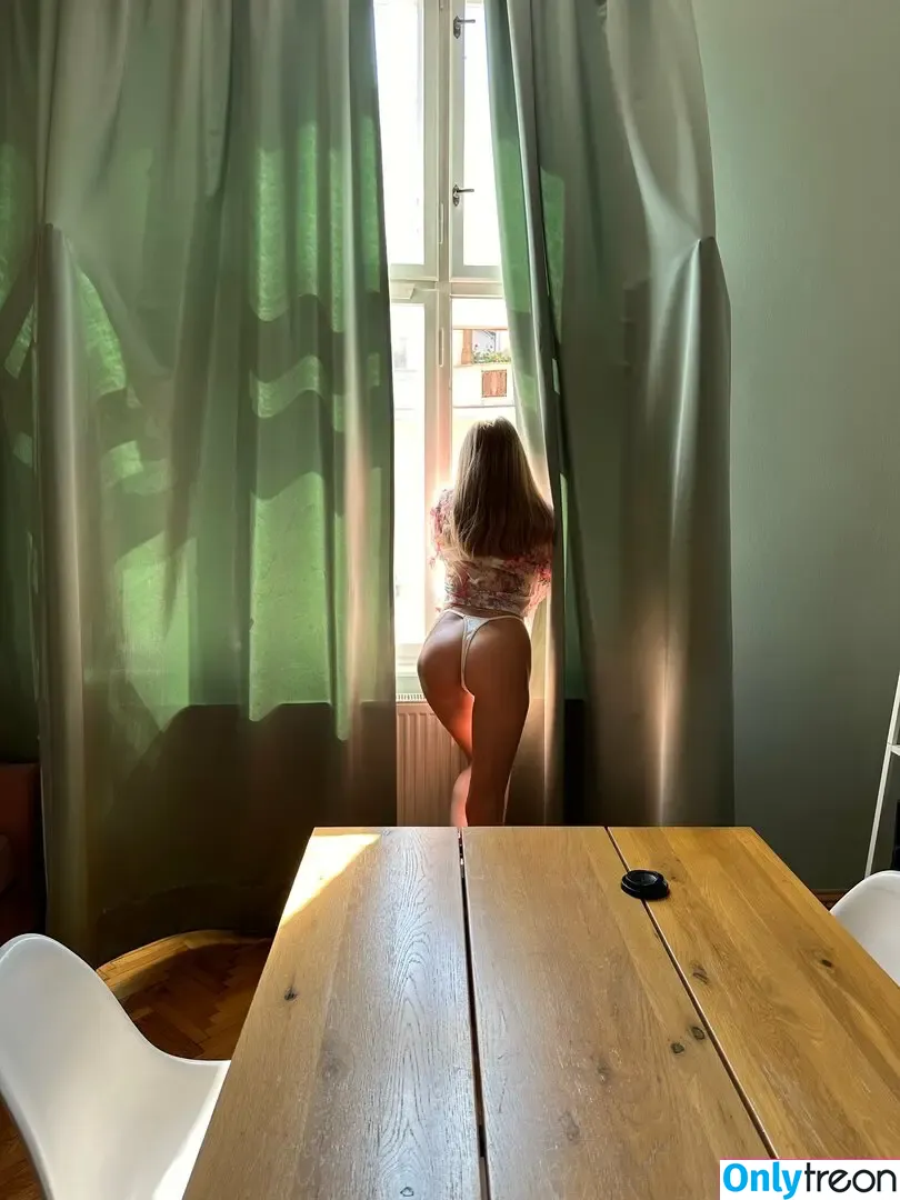 viki.vivien nude photo #0026 (viki_vivien_)