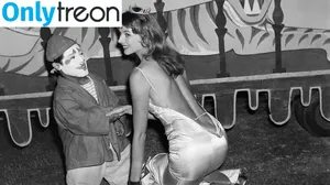 Vikki Dougan / vikkidougan фото голая #0013