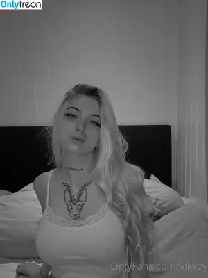 Vikkzy nude photo #0250