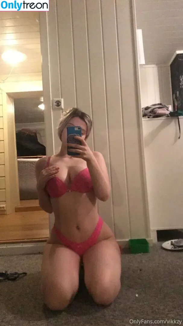 Vikkzy nude photo #0186 (Vikkzy)