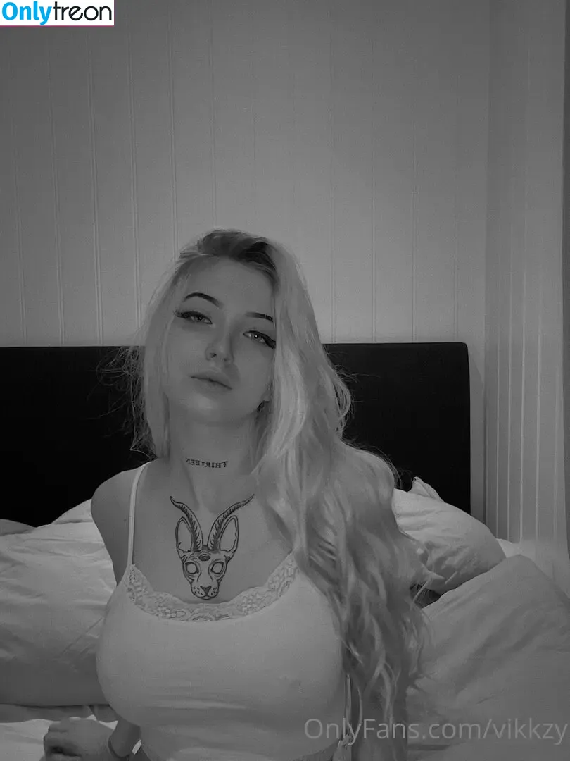 Vikkzy nude photo #0250 (Vikkzy)