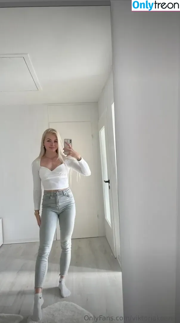 ViktoriaKönig nude photo #0008 (ViktoriaKönig)