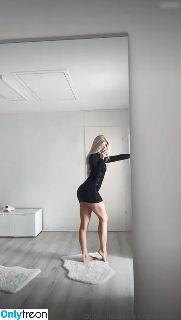 ViktoriaKönig nude photo #0012 (ViktoriaKönig)