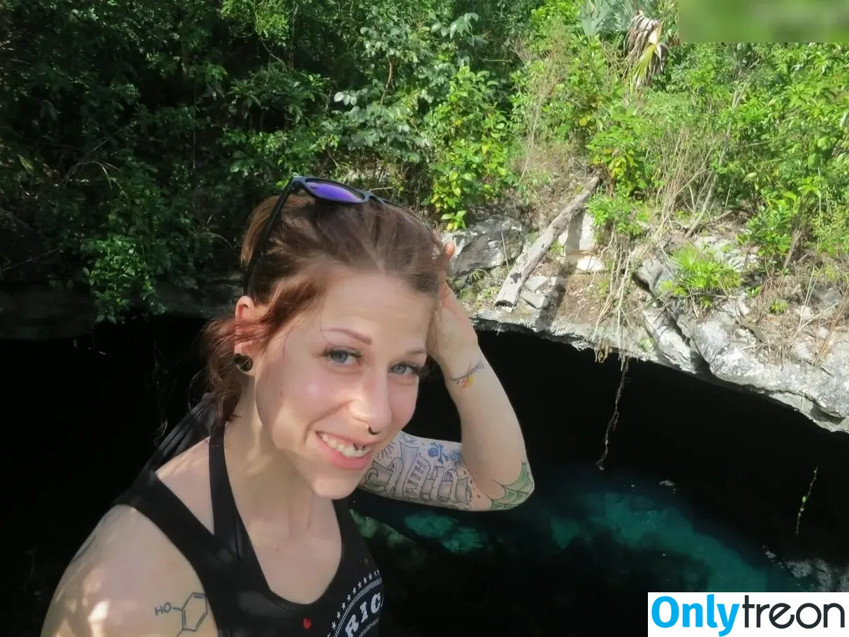 Vine nude photo #0004 (Vine)