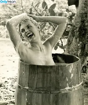 Vintage English Pinups / pinup_vintage_gallery nude photo #0125