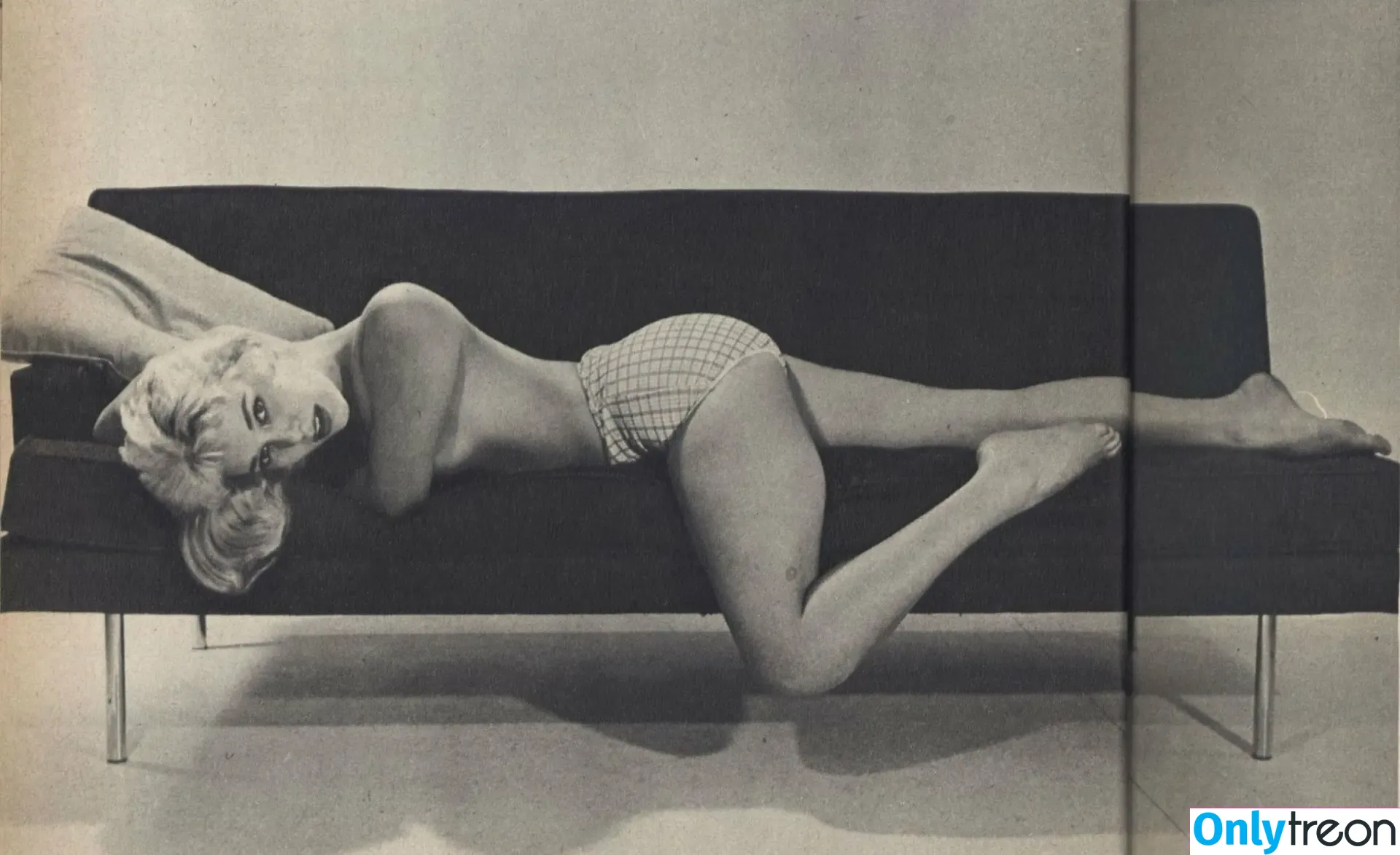 Vintage Starlets голая photo #2568 (Vintage Starlets)