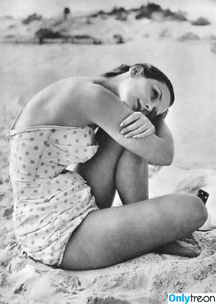 Vintage Starlets голая photo #2654 (Vintage Starlets)