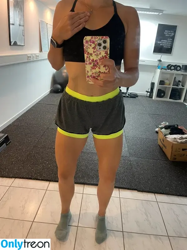 Vinted/eBay nude photo #7365 (Vinted/eBay)