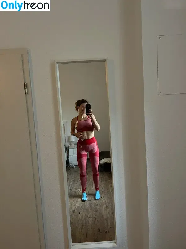Vinted/eBay nude photo #7369 (Vinted/eBay)