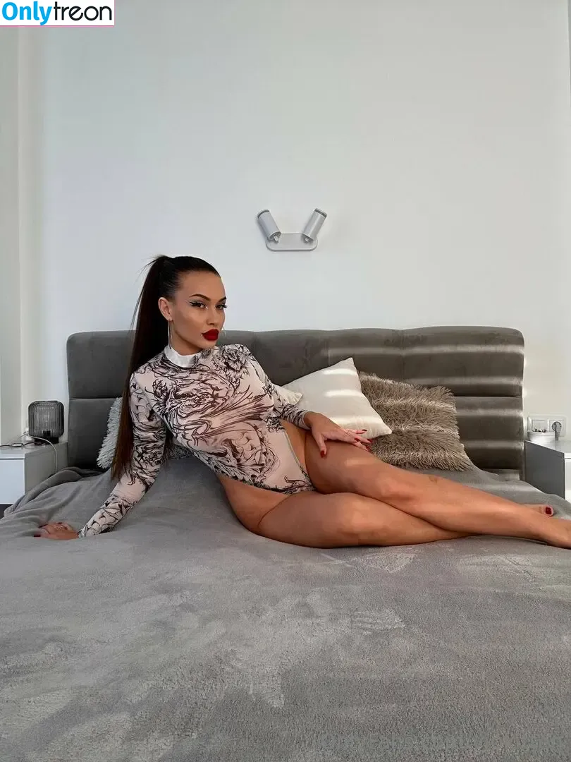 vipkitten nude photo #0044 (vipkitten)