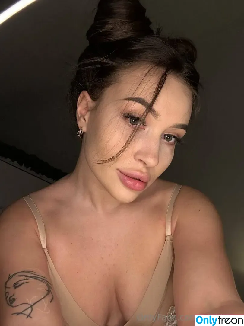 vipkitten nude photo #0066 (vipkitten)