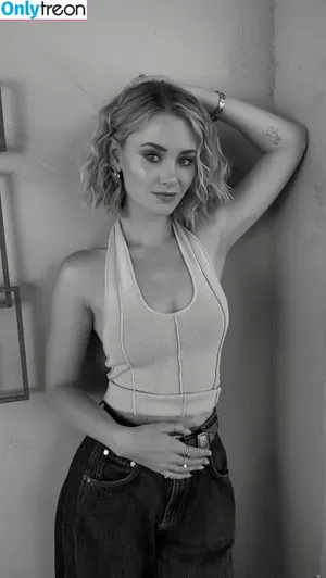Virginia Gardner / Ginny / ginnygardner nude photo #0356