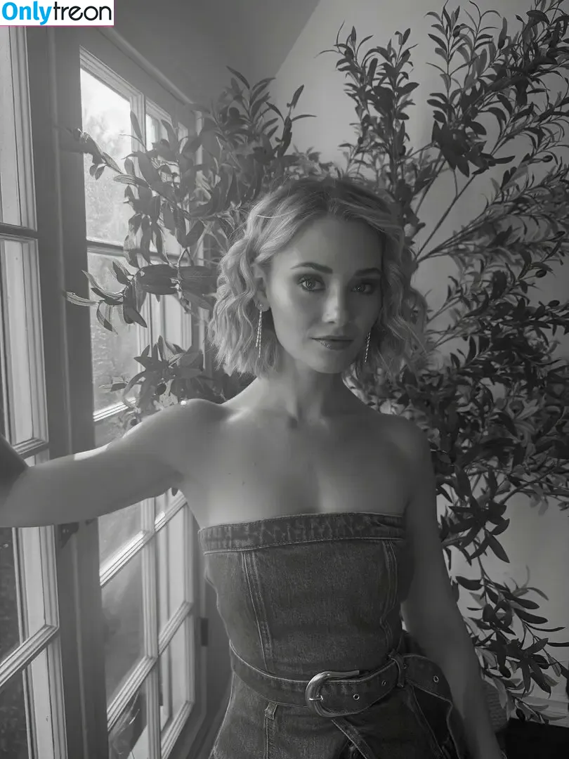 Virginia Gardner nude photo #0342 (Ginny / ginnygardner)