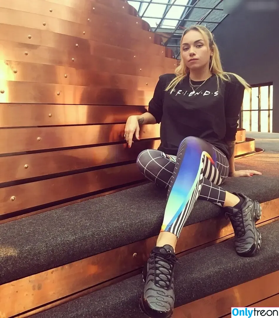 Visa Vie nude photo #0013 (visavie1 / visavieofficial)
