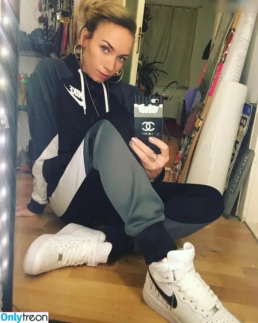 Visa Vie nude photo #0017 (visavie1 / visavieofficial)