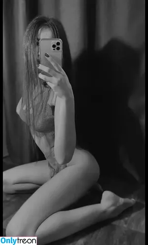 Vitalina22 / vitalina.sukhara nude photo #0036