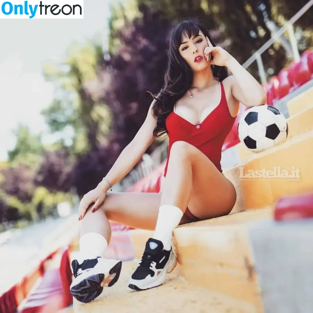 Vittoria Castagnotto nude photo #0029 (vittoriacastagnotto__ / vittoriaotero)