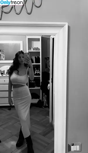 Vittoria / _viu__ / vittorialazzari nude photo #0231