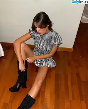 Vittoria / _viu__ / vittorialazzari nude photo #0302
