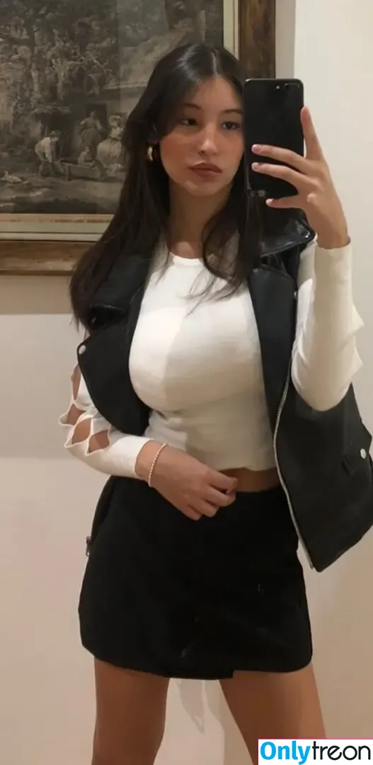 Vittoria nude photo #0214 (_viu__ / vittorialazzari)