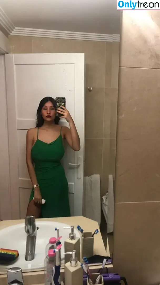 Vittoria nude photo #0220 (_viu__ / vittorialazzari)