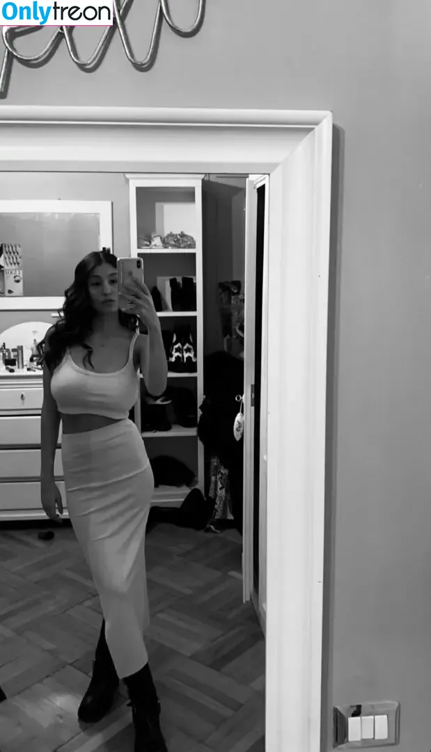 Vittoria nude photo #0231 (_viu__ / vittorialazzari)