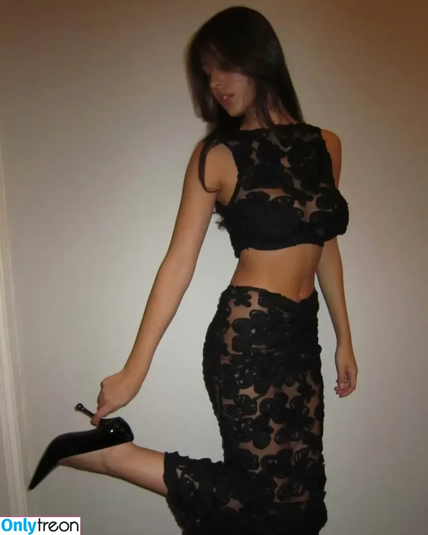 Vittoria nude photo #0248 (_viu__ / vittorialazzari)