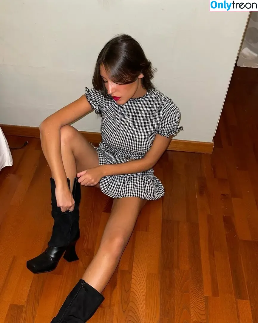 Vittoria nude photo #0302 (_viu__ / vittorialazzari)