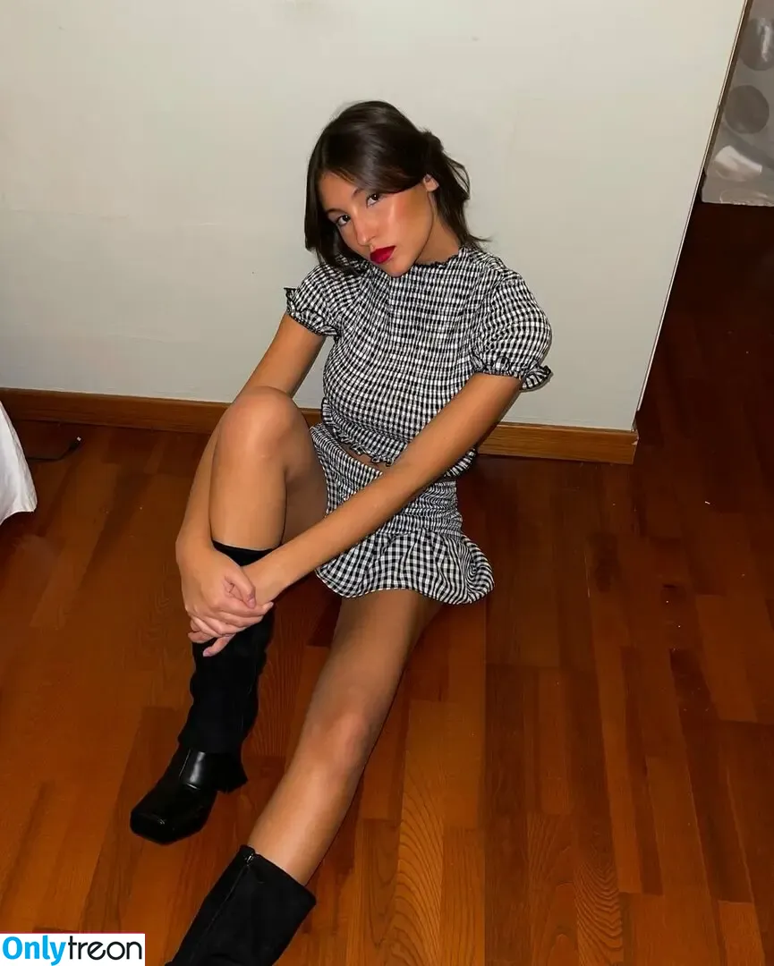 Vittoria nude photo #0304 (_viu__ / vittorialazzari)