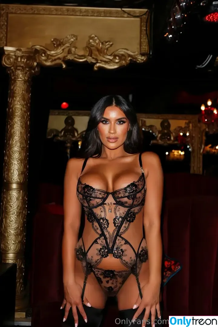 vivianrosex nude photo #0001 (vivianroseofficial)