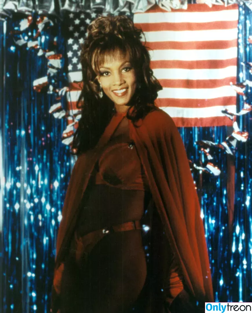 Vivica A. Fox голая photo #0002 (msvfox / the_velvetfox)