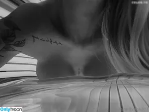 Viviczkaaa / viviczka_ nude photo #0141