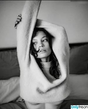 Vivien (Vivi) König / vivi_koenig nude photo #0049