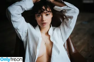 Vivien (Vivi) König / vivi_koenig nude photo #0136