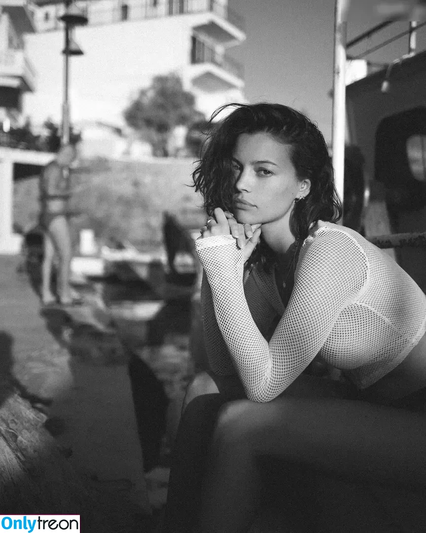 Vivien (Vivi) König nude photo #0016 (vivi_koenig)