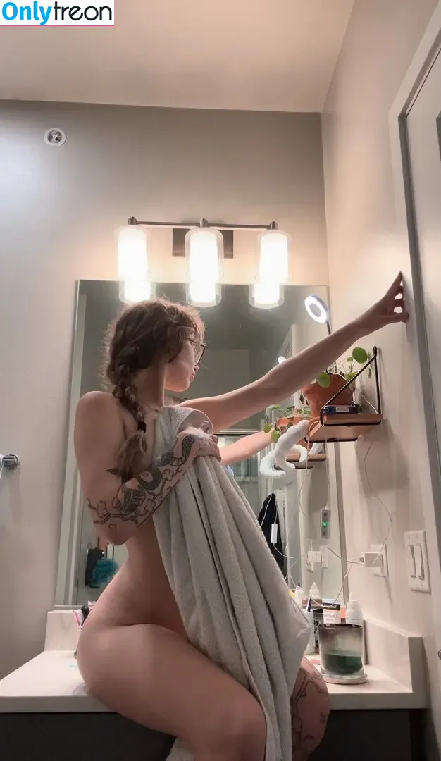 viviennelifts nude photo #0094 (kinkyfetishviv / liftvivs / neri_vivi / nerivivi)