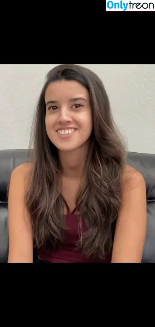 Vivreacts nude photo #0005 (vegasvittoria / viviannn_v)