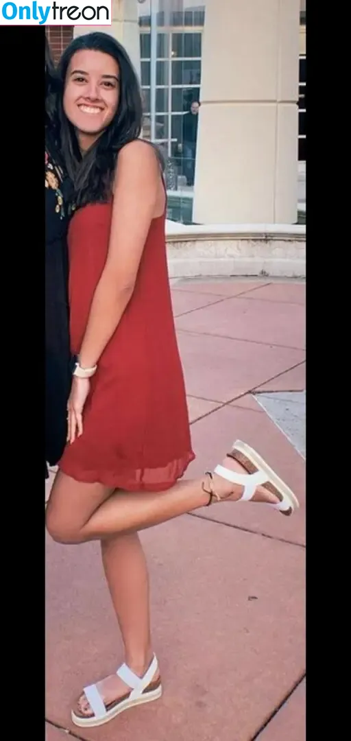 Vivreacts nude photo #0019 (vegasvittoria / viviannn_v)