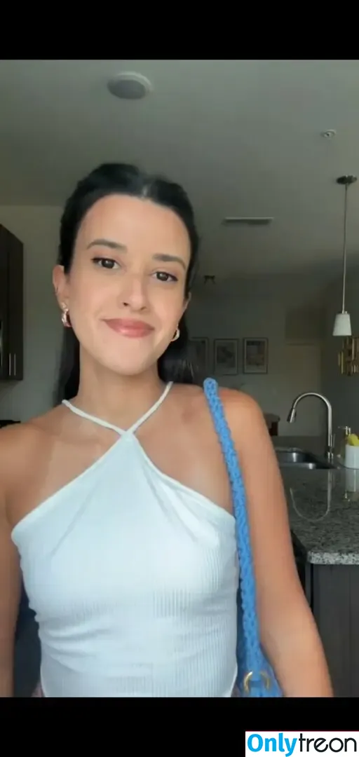 Vivreacts nude photo #0042 (vegasvittoria / viviannn_v)