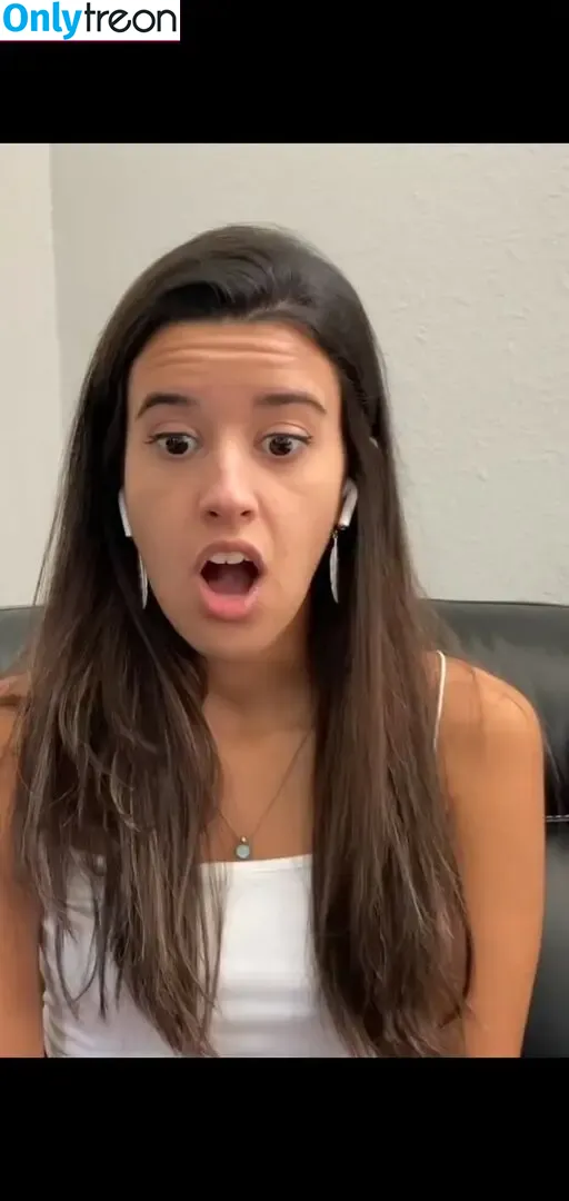 Vivreacts nude photo #0057 (vegasvittoria / viviannn_v)